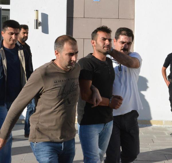 Boşandığı eşi ve 4 yakınını, 'oğlu alamadığı' için katletmiş