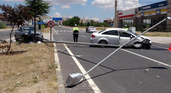 Elazığ'da iki kaza: 5 yaralı