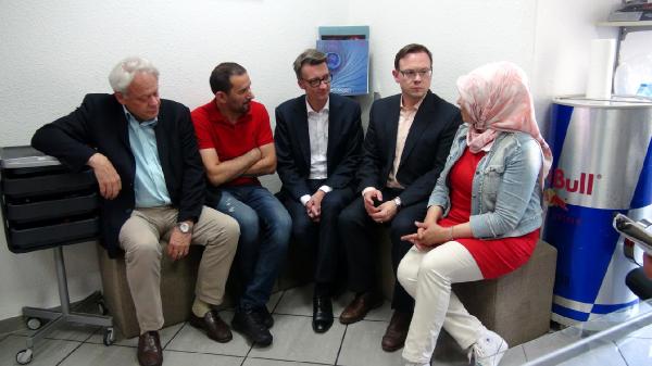Araştırma komisyonunun yeni başkanı Köln'deki Keup Caddesi'nde esnafı dinledi
