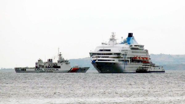 Gelibolu önlerinde yolcu gemisiyle tanker çarpıştı (4)