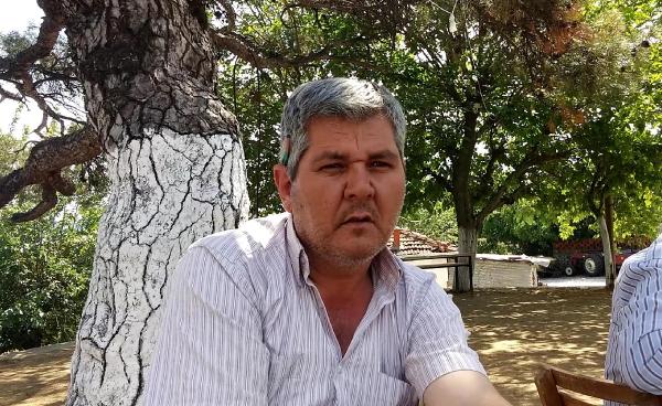 Vücuduna takılan florasan soketi yılanı telef etti