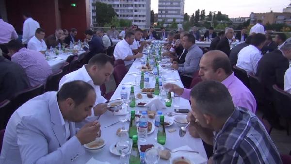 DİTİB'den Paris'te iftar