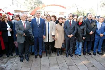 Zübeyde Hanım, mezarı başında törenle anıldı