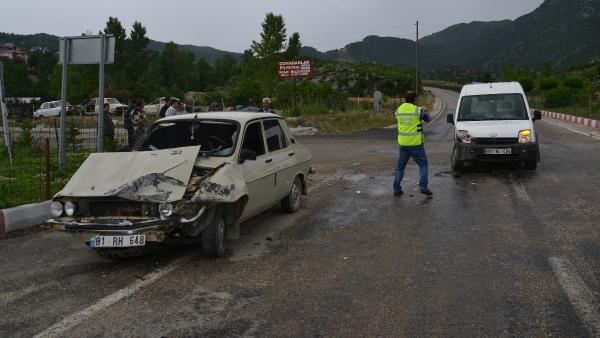 Andırın'da kaza: 3 yaralı