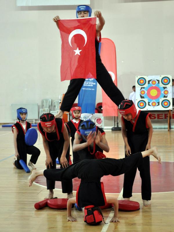 Engelli gençlerden ritim şov