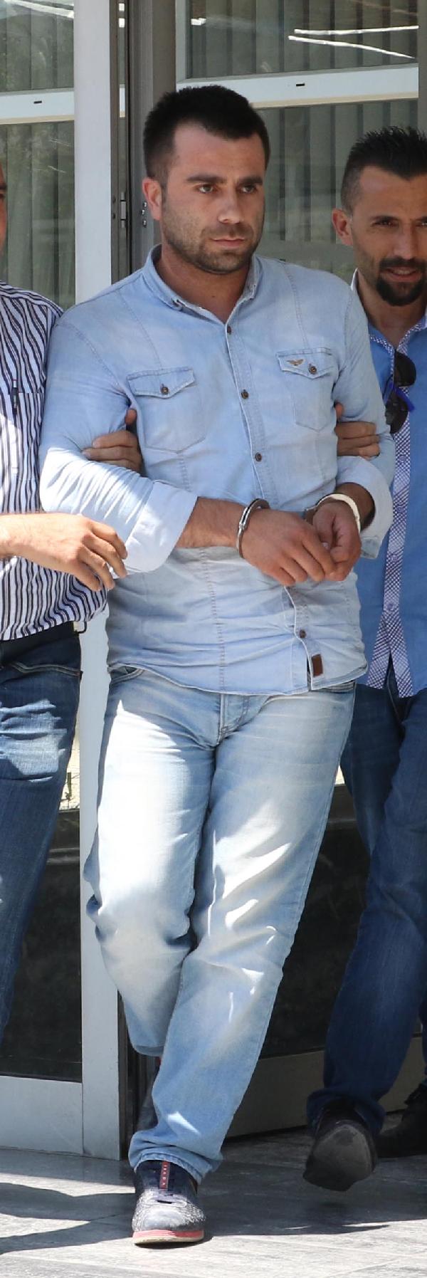 İnşaatlara kendi döşediği tesisat malzemelerini bile çalmış