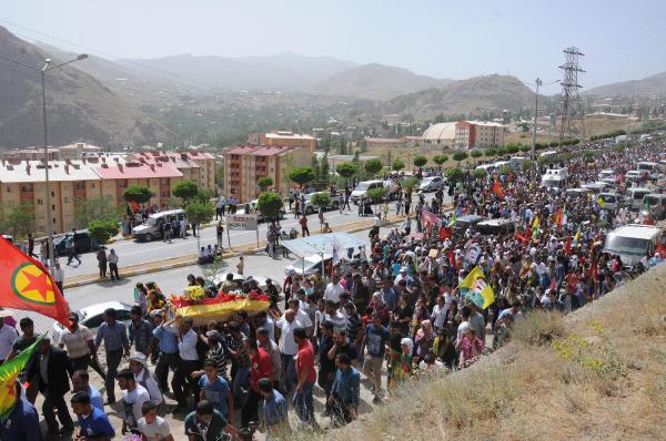 Suriye'de öldürülen YPG'li Hakkari'de toprağa verildi