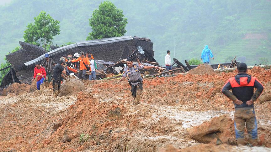Endonezya’da 7,1 büyüklüğünde deprem