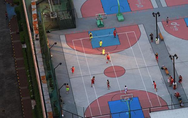 Terası basketbol sahası yaptılar
