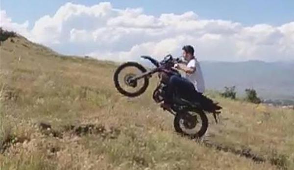 Kamyonet, motosiklete çarptı: 2 ölü