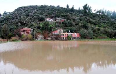 Seydikemer'de mahalle sakinleri evlerine döndü
