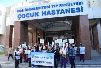 Hemşirelerden maskeli basın açıklaması