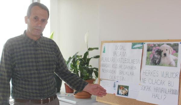 'Çevre' afişi astı, hakimi taşlamaktan mahkum oldu