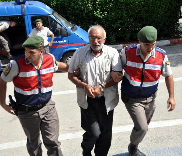 Yeğenini hasmına benzettiği için öldürmüş
