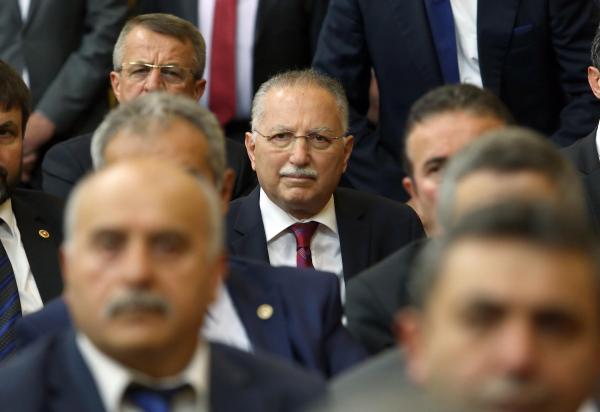 Devlet Bahçeli : Kandil'e ipotekli bir siyasi parti görünümlü PKK aparatıyla MHP'nin işi olmaz