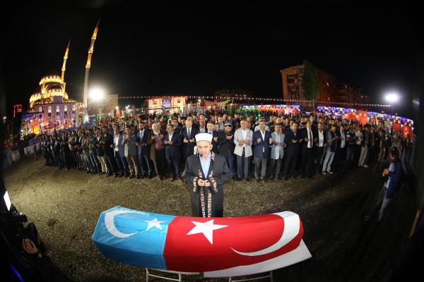 Kazan'da Uygur Türkleri için gıyabi cenaze namazı