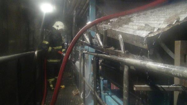 Kağıt fabrikasındaki yangında 2 işçi yaralandı