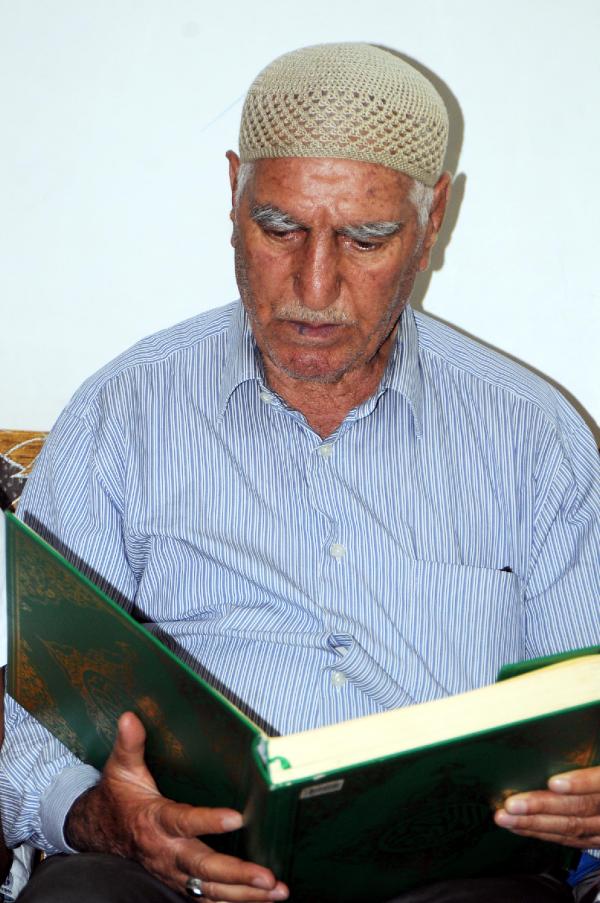 82 yaşında Kuran okumayı öğrendi