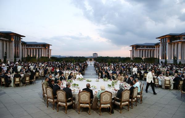 Cumhurbaşkanı Erdoğan Cumhurbaşkanlığı personeline iftar verdi