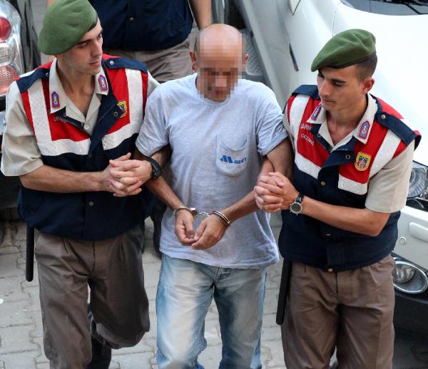 İki kızına cinsel istismardan tutuklu yargılanan babaya beraat