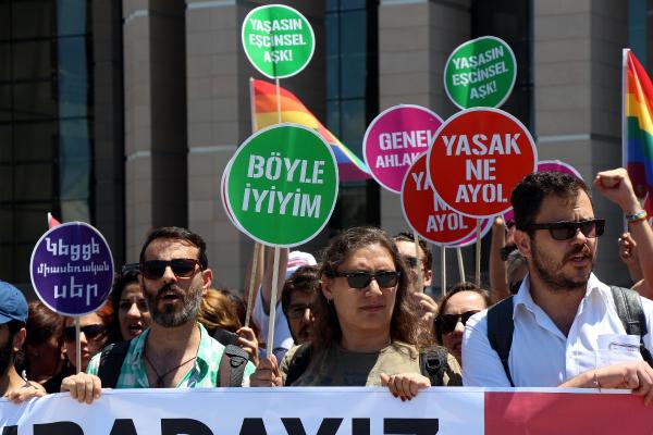 LGBTİ'lerden İçişleri Bakanı, Vali ve Emniyet görevlileri hakkında suç duyurusu