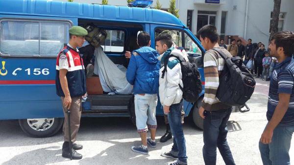 Çanakkale'de otobüste 32 Afgan kaçak