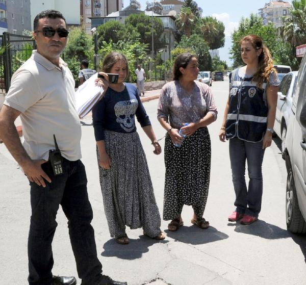 Abla- kardeş buz makinesi çaldı