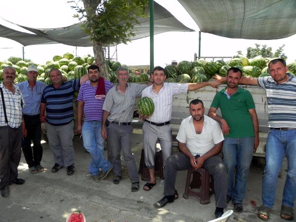 Havalar ısınmayınca tüketim artmadı, karpuz tarlada kaldı