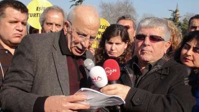 Engellilerden Büyükşehir Belediyesi önünde protesto