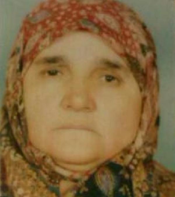 Annesinin boğazını keserek öldürdü
