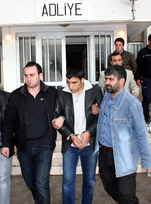 Tecavüzcünün babasını 'oğlunu cezaevinden kurtaracağız' diyerek dolandırdılar