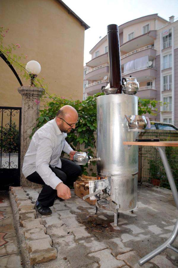 Banyo kazanını semavere çevirdi