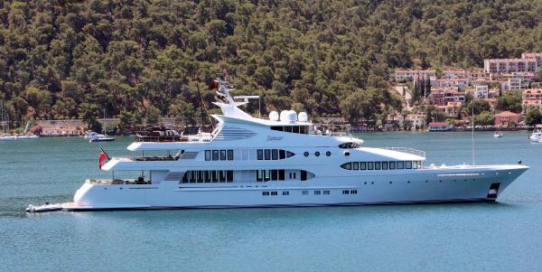'Yüzen saray' Fethiye Körfezi'ne demirledi