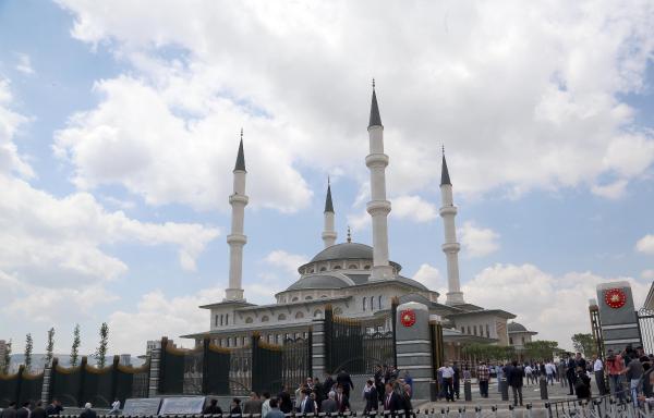 Beştepe Millet Camii ibadete açıldı