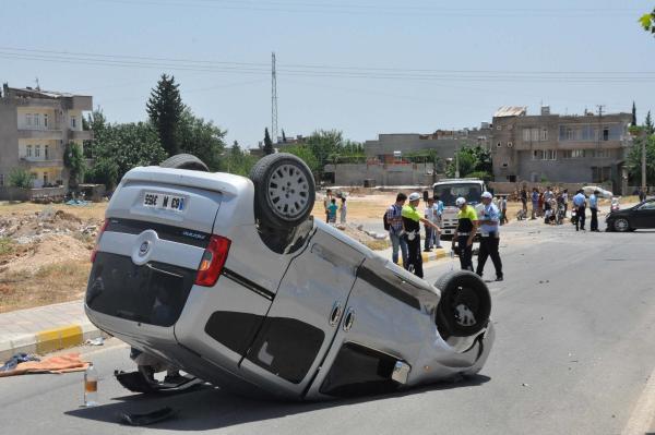 Adıyaman'da kavşakta kaza: 2 yaralı