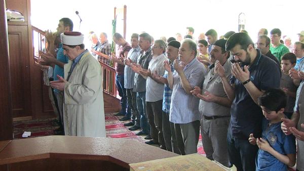 Almanya'da, Doğu Türkistan şehitleri için gıyabı cenaze namazı kılındı