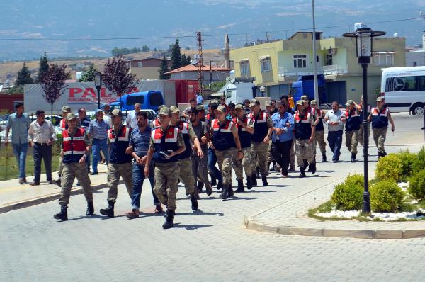 Hurda araçları, çaldıkları araçların parçalarıyla tamir edip piyasaya süren şebeke çökertildi