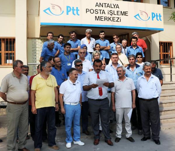 Postacıların 'fazla mesai' tepkisi
