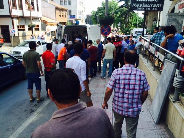 Çay ocağı önünde silahlı saldırı:1 ölü
