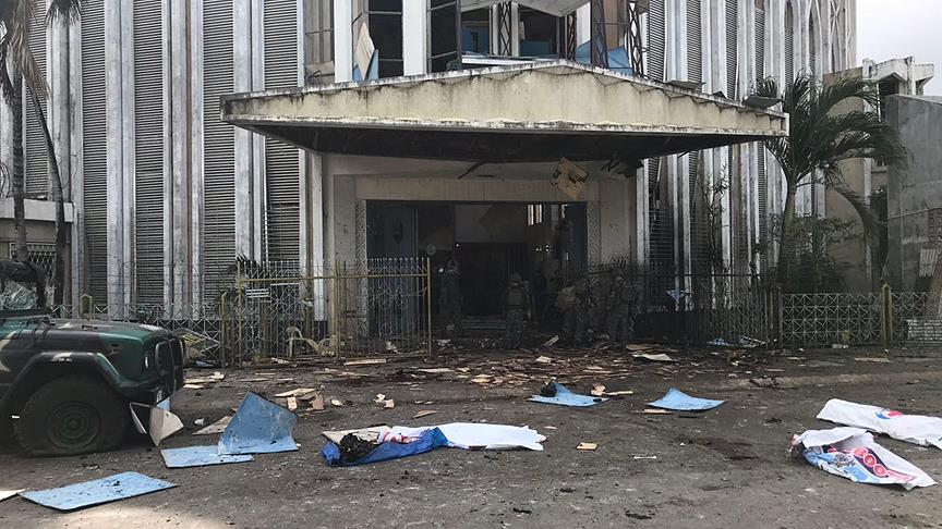 Kiliseye çifte saldırı: 27 ölü, 77 yaralı