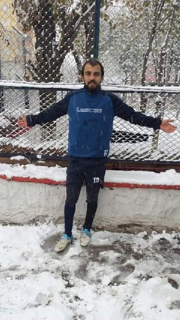 Genç futbolcu, trafik kazasında öldü