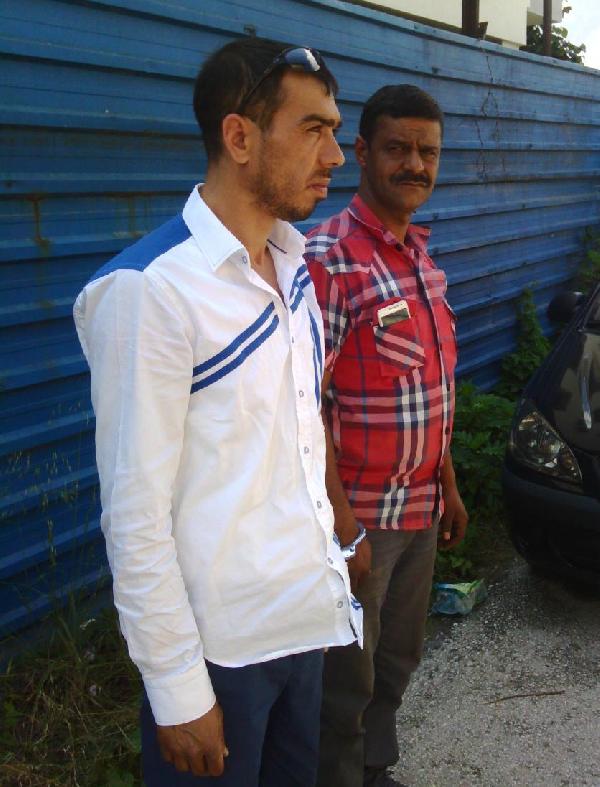 'Yardım edeceğiz' diyerek yaşlı kadının parasını çalan 2 kişi yakalandı