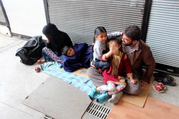 Zonguldak'ta dilencilik yapan Suriyeliler