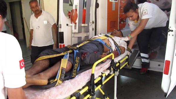 Otoyol gişelerine çarpan sürücü öldü, eşi ve çocukları yaralandı