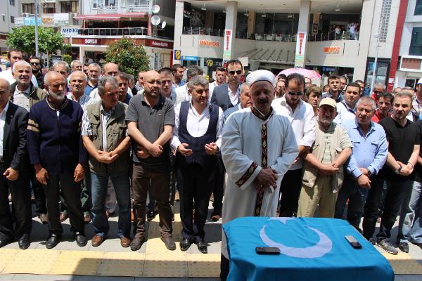 Doğu Türkistan'da ölenler için gıyabi cenaze namazı kılındı