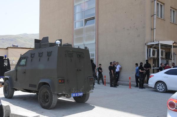 Özel Harekatçı, silahını temizlerken kendini vurdu