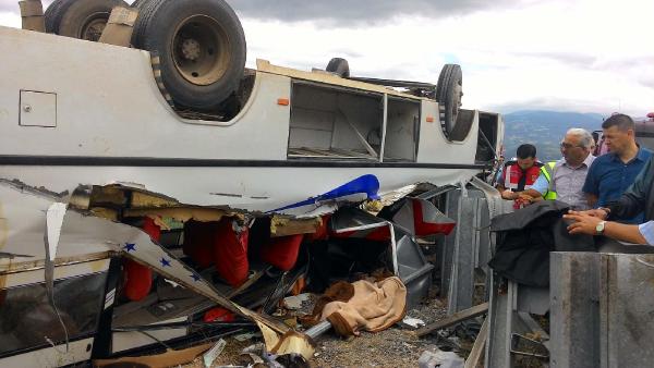 Tokat’ta tarım işçilerini taşıyan minibüs devrildi: 1 ölü, 20 yaralı