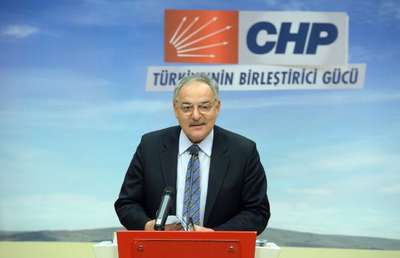 Haluk Koç: Yayın yasağı getirilen bir ülkenin Başbakanı olarak yürüyorsun sen