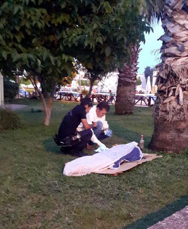 Parkta ölü bulundu
