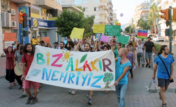 Çevreciler 'yeryüzü sofrası'nda iftar yaptı
